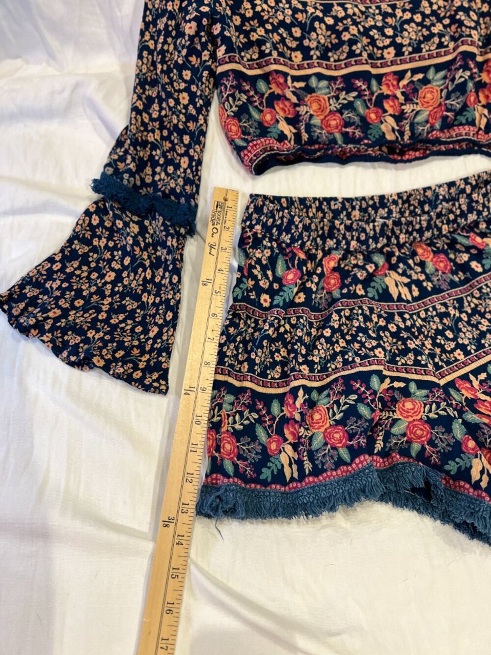 Earthbound Floral Boho Crop Top Shorts Set Bell Sleeve Fringe Resort Wear M - Picture 5 of 15